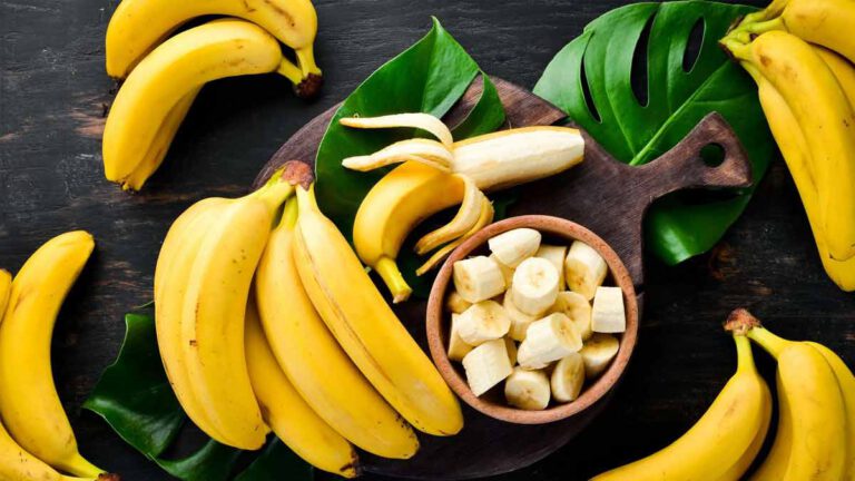 Consommation de banane : Découvrez les bienfaits de ce fruit qui est riche en vitamines et minéraux