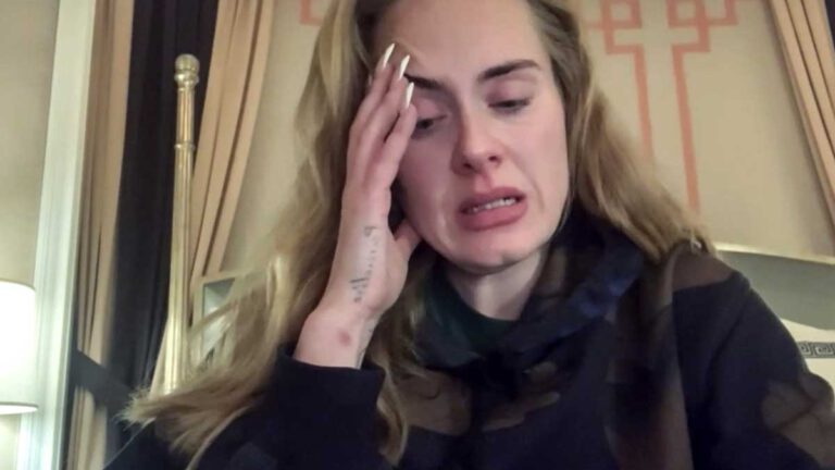 Adele écoeurée et en larmes  elle annonce une terrible nouvelle