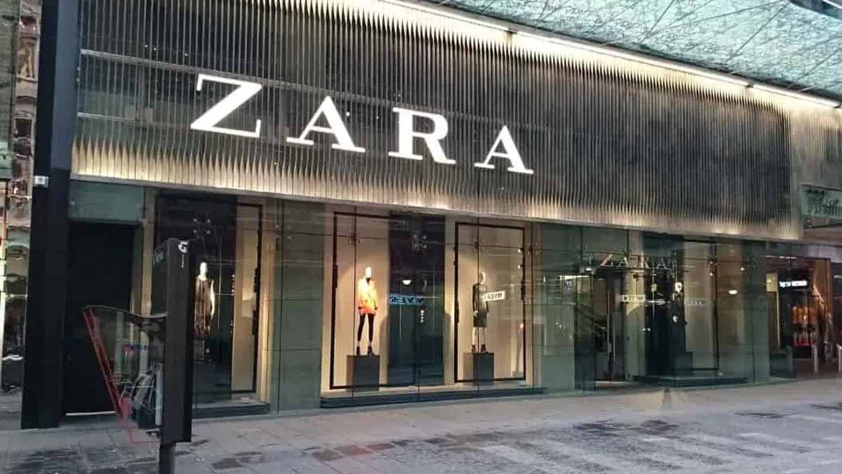 Zara cette robe ultra tendance à seulement 30 € fait un véritable carton