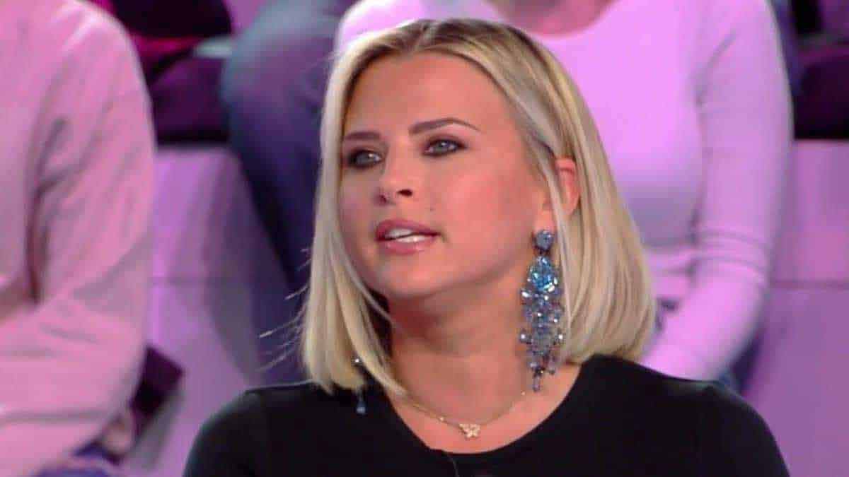 Kelly Vedovelli (TPMP) victime d’une maladie Au plus mal, sa santé l’inquiète comme jamais