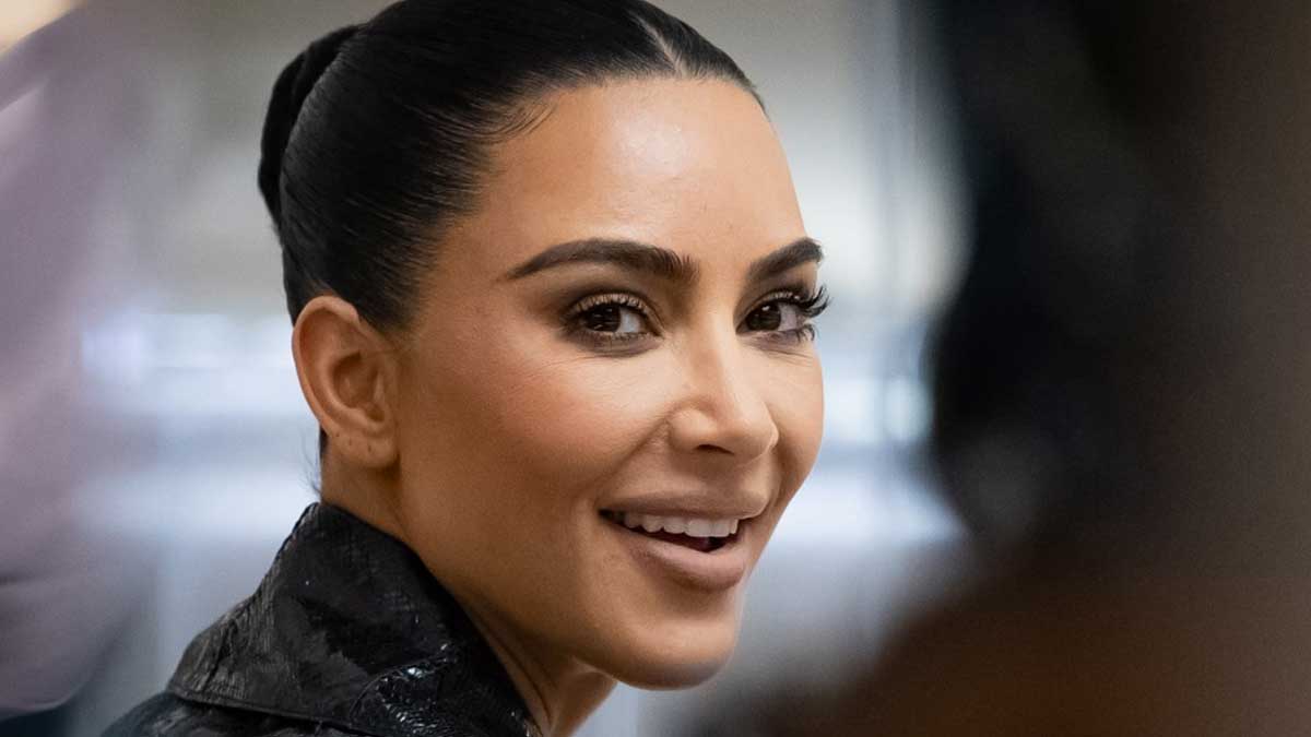 Kim Kardashian expose l’intérieur de son impressionnant jet privé, les fans restent sans voix !