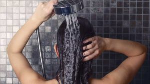 On vous dévoile enfin pourquoi il ne faut pas prendre de douche chaude le soir !