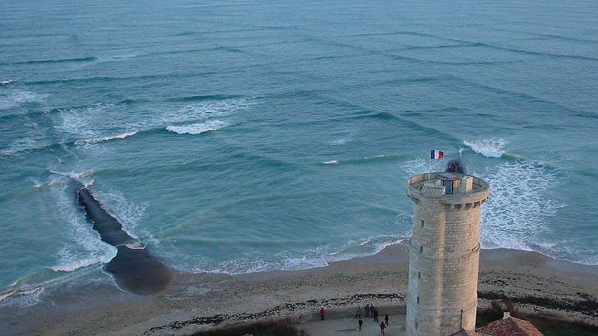 Si vous apercevez des vagues carrées dans la mer… fuyez, vous courez un terrible danger !