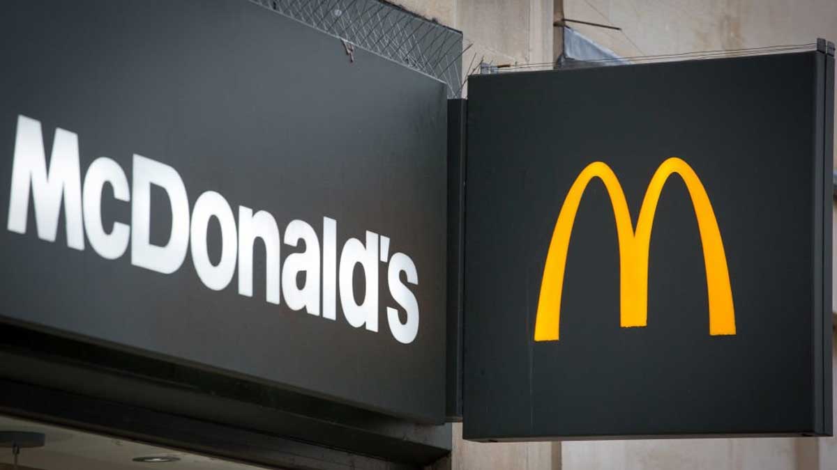 mcdonalds elle decouvre un lezard dans son burger et attaque le fast food en justice