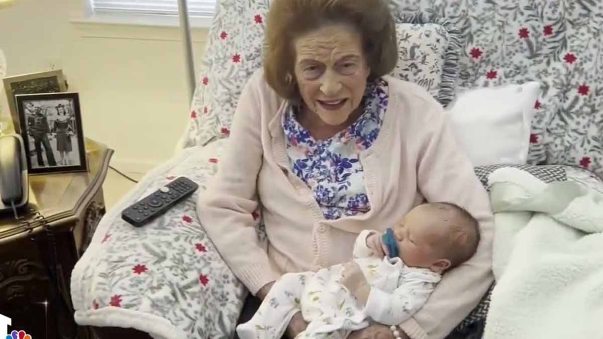 Cette mamie de 99 ans rencontre son 100ème arrière-petit enfant, le prénom du bébé la choque !