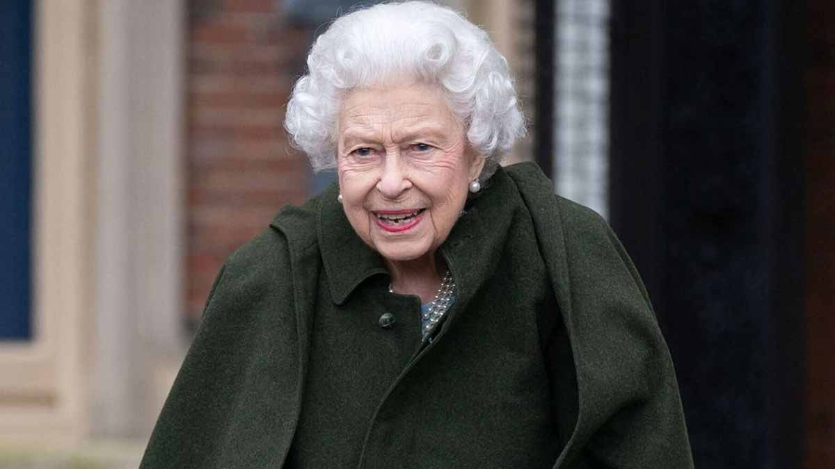 Elizabeth II au plus mal  l’état de santé de la reine inquiète le prince Charles