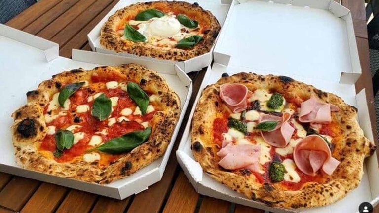 Il commandait des pizzas tous les jours pendant plus de 10 ans, puis les employés ont vite compris…