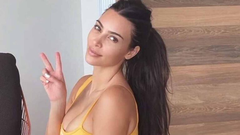 Kim Kardashian : elle lance un accessoire de plage super bizarre et il est déjà sold-out