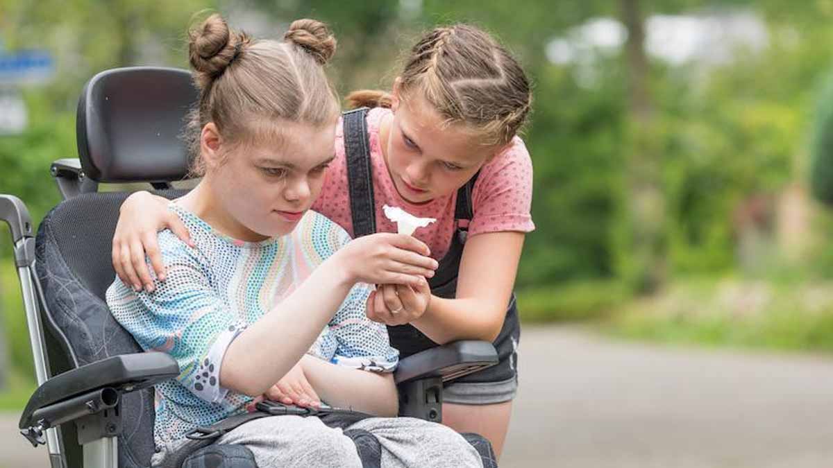 Rentrée : une fille atteinte d’une maladie très rare refusée dans toutes les écoles, c’est le choc…