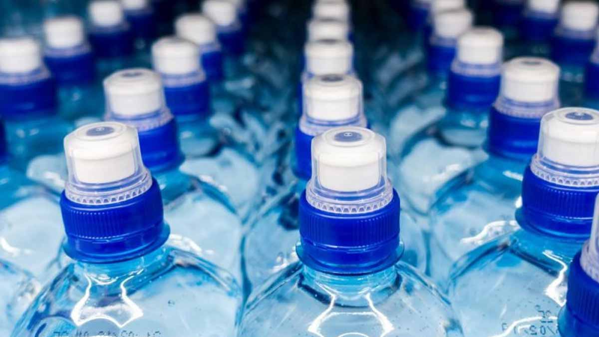 Voici les marques de bouteilles d’eau contaminées au microplastiques, ne les consommez plus !