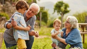 Impôts ces astuces pour gâter ses petits-enfants sans trop se ruiner !