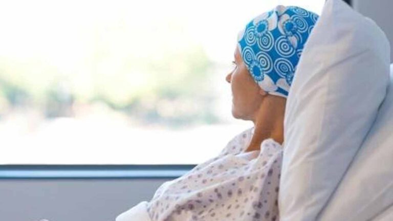 Leucémie : ces 8 symptômes qui font penser à une grippe à ne jamais ignorer pour détecter ce type de cancer