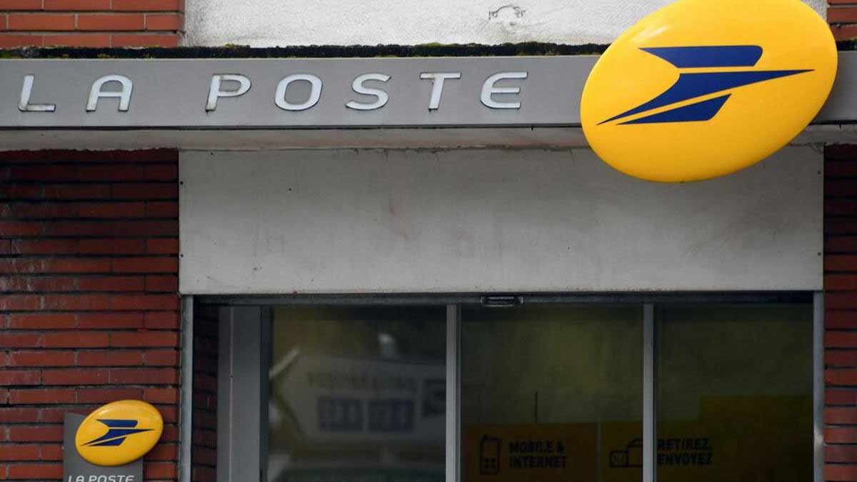 La Poste oublie de la licencier : cette employée est renvoyée avec 18 ans de retard