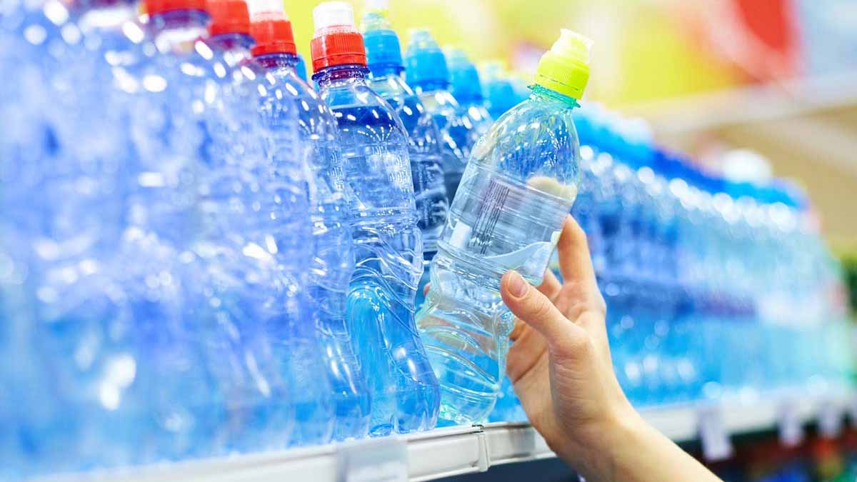 Cette eau en bouteille est la N° 1 sur le marché, c’est la meilleure marque d’après des experts