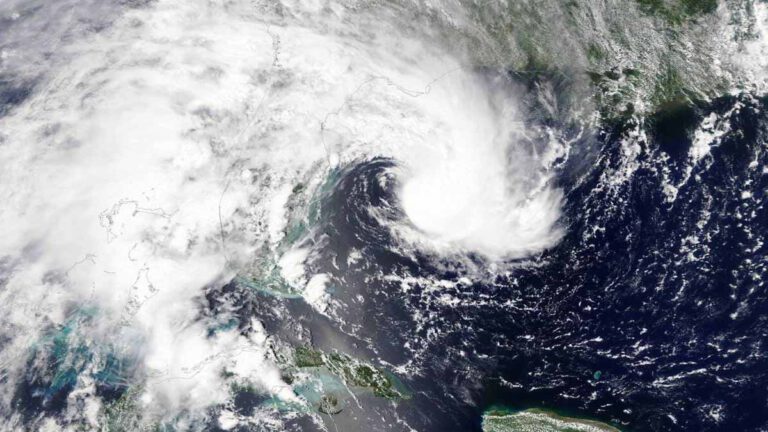 L'ouragan Danielle arrive sur la France : découvrez à quoi s'attendre