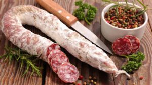 Rappel produit apéro  Attention, ces saucisses sèches de grands distributeurs ne doivent pas être consommées