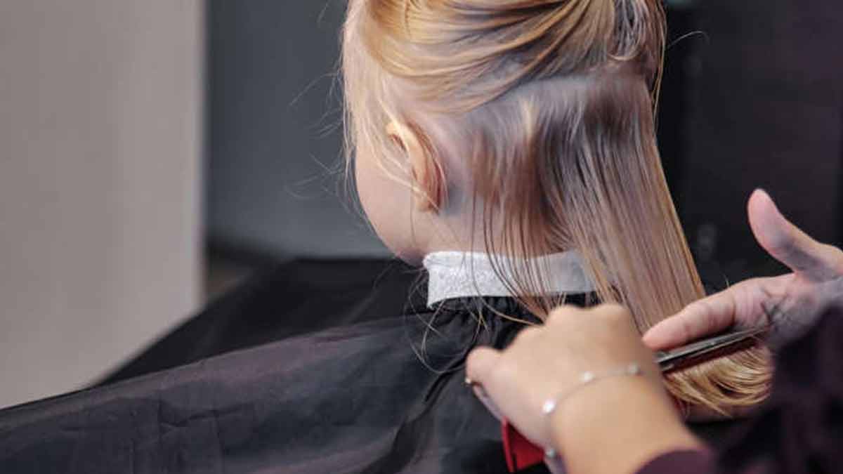 Il transporte sa fille de 8 ans se faire raser les cheveux contre l’avis de la maman “c’est une fille ou un garçon ”