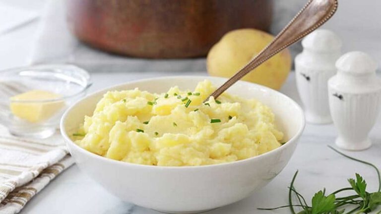 L’ingrédient secret à ajouter à la purée de pommes de terre pour un goût plus savoureux