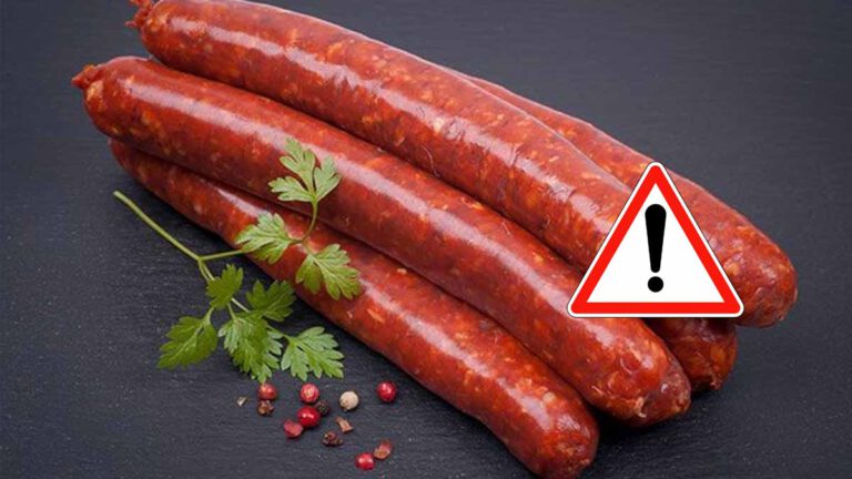 Rappel massif des saucisses vendues dans la France entière contaminées, les enseignes concernées !