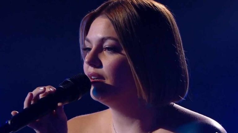 The Voice Kids Louane surprend la Toile avec une nouvelle coiffure et fait l’unanimité !