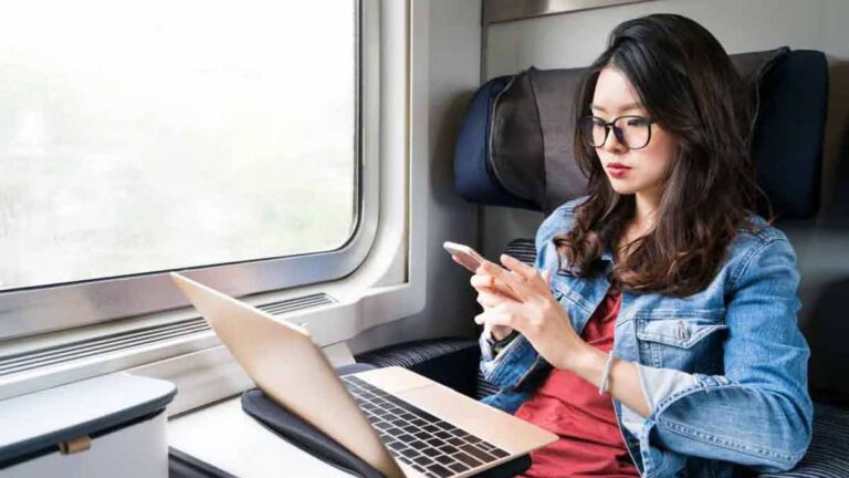 Une passagère de train félicitée pour avoir refusé de céder sa place en première classe à une femme âgée