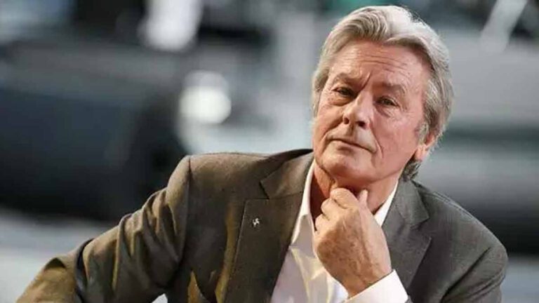 Alain Delon biographie premier succès, cinéma, famille, parlons de la vie de l’acteur