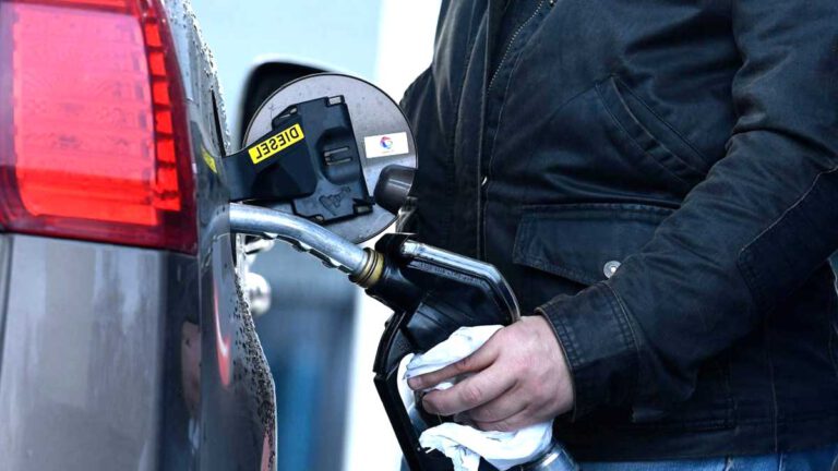 Attendez encore un peu avant de faire le plein de carburant le prix de l'essence et du diesel baissera dès ce jeudi