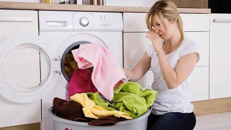 Comment empêcher les mauvaises odeurs sur le linge Une simple astuce au moment du séchage