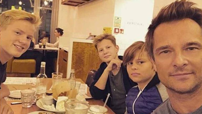 David Hallyday  une très rare photo de son fils Cameron dévoilée