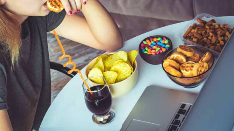 Découvrez l’astuce pour éviter de grignoter entre les repas selon la science