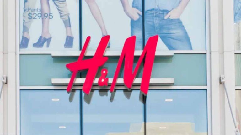 H&M frappe très fort avec ce manteau chic pour cet saison à prix très abordable