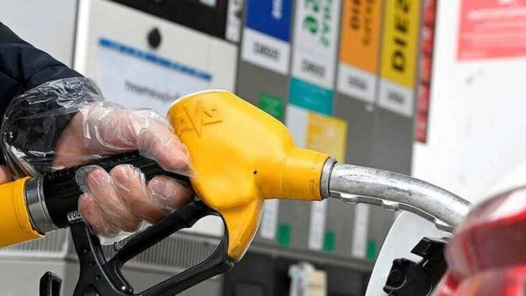 Plein de carburant  découvrez pourquoi il ne faut jamais remplir votre réservoir à ras bord