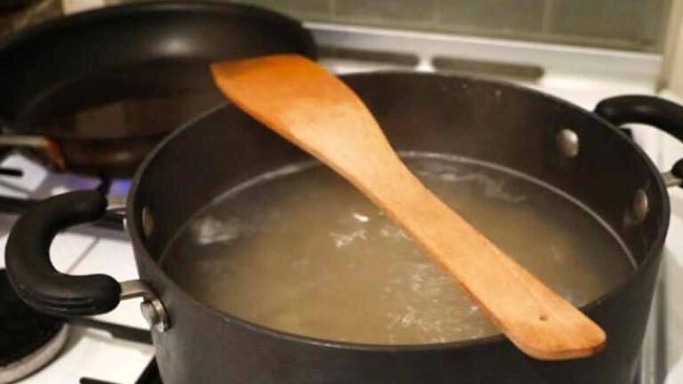 Voici l’astuce imparable pour éviter que l’eau déborde de la casserole