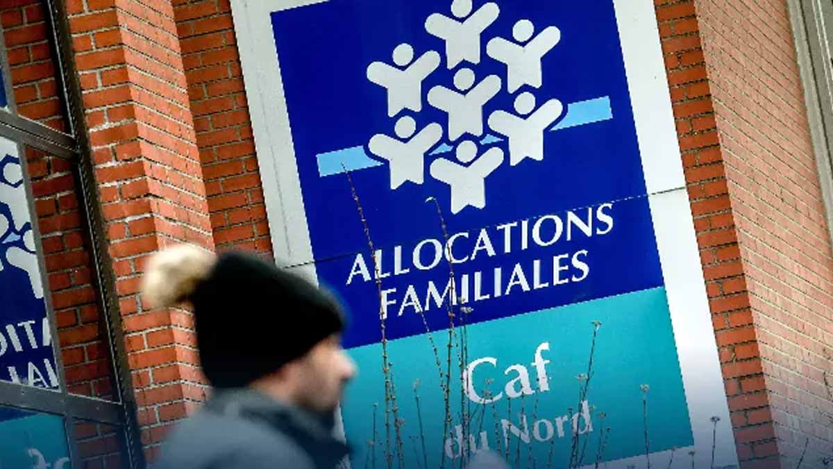 CAF cette famille de 10 enfants perçoit 5789 euros d'allocations, ce n'est pas une arnaque !