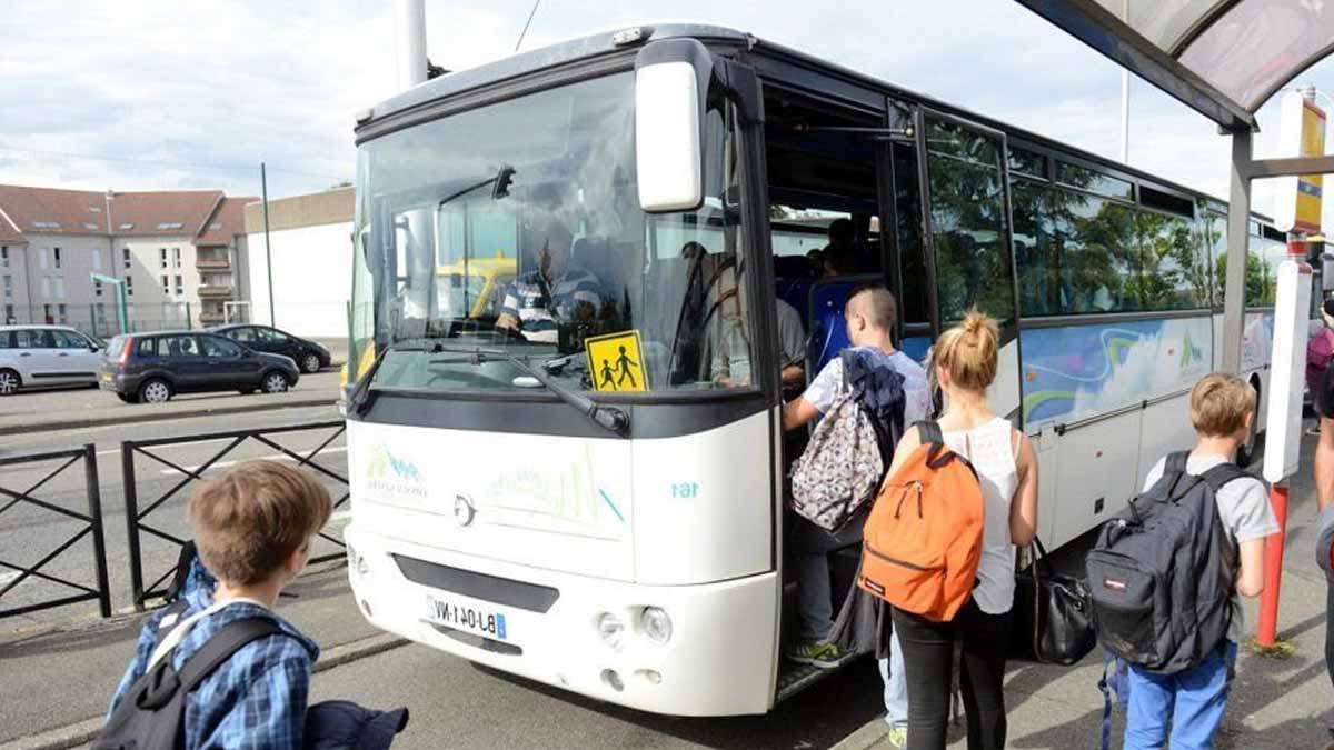 Ce chauffeur de car est licencié après avoir déposé des enfants devant chez eux, il saisit prud'hommes