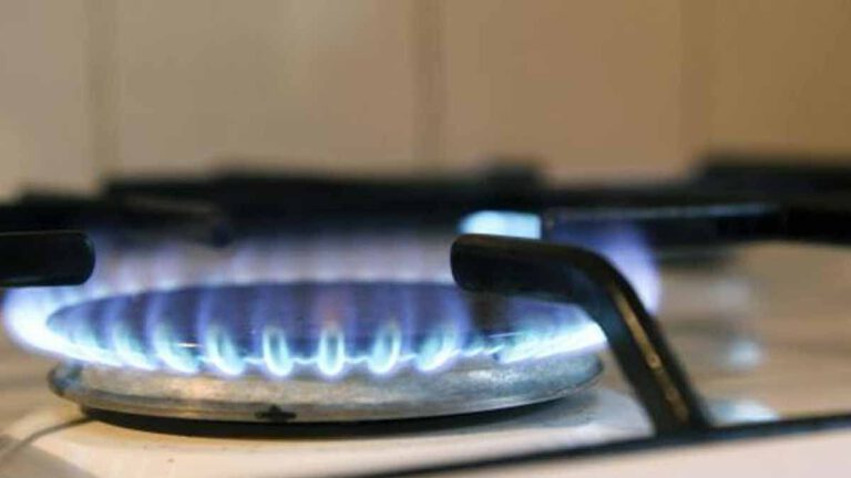 Économie d’énergie  découvrez l’erreur que tout le monde fait avec une casserole mais qui va augmenter votre facture