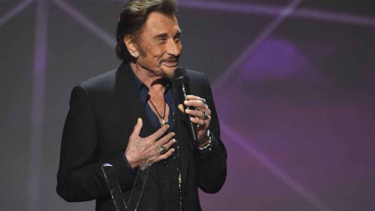 Johnny Hallyday  pourquoi il touchait 600 euros en petites coupures avant chaque concert