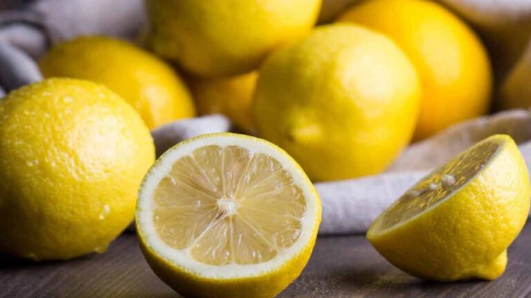 Les astuces pour conserver les citrons frais plus longtemps