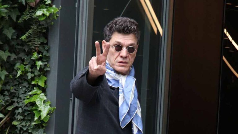 Marc Lavoine vit en colocation avec son fils aîné, âgé de 36 ans, comment il l'a convaincu