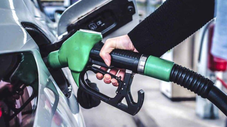 Indemnité carburant 100 euros 2023 : une nouvelle date limite pour réclamer cette aide