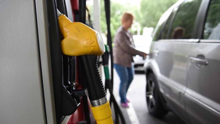 Aide carburant 2023 : Voici comment obtenir la nouvelle prime de 100 euros venant du gouvernement