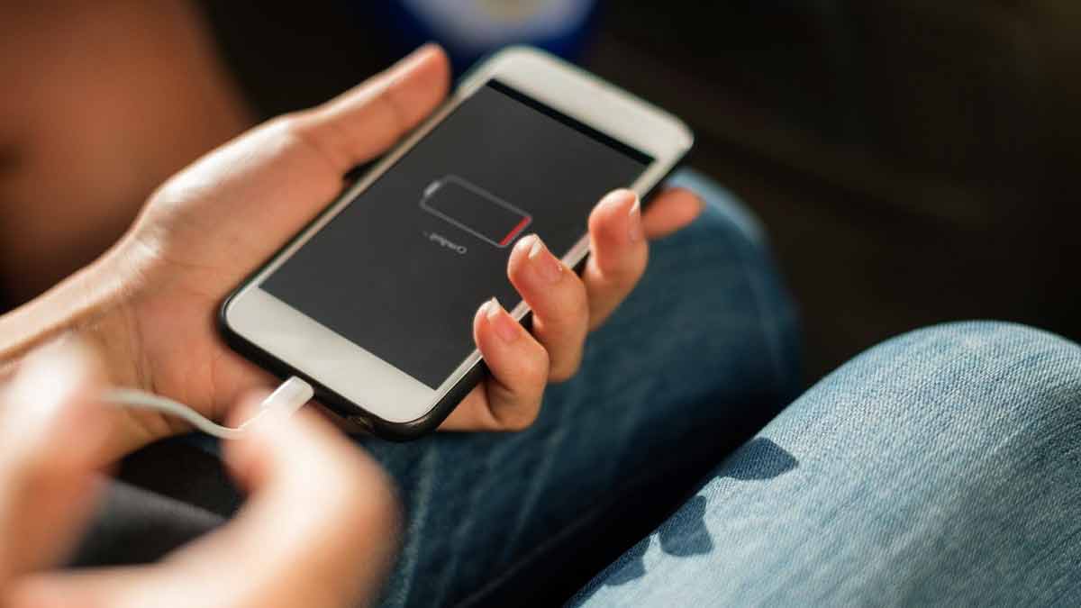 Cette erreur courante que l’on fait avec le téléphone est à éviter impérativement pour préserver sa batterie