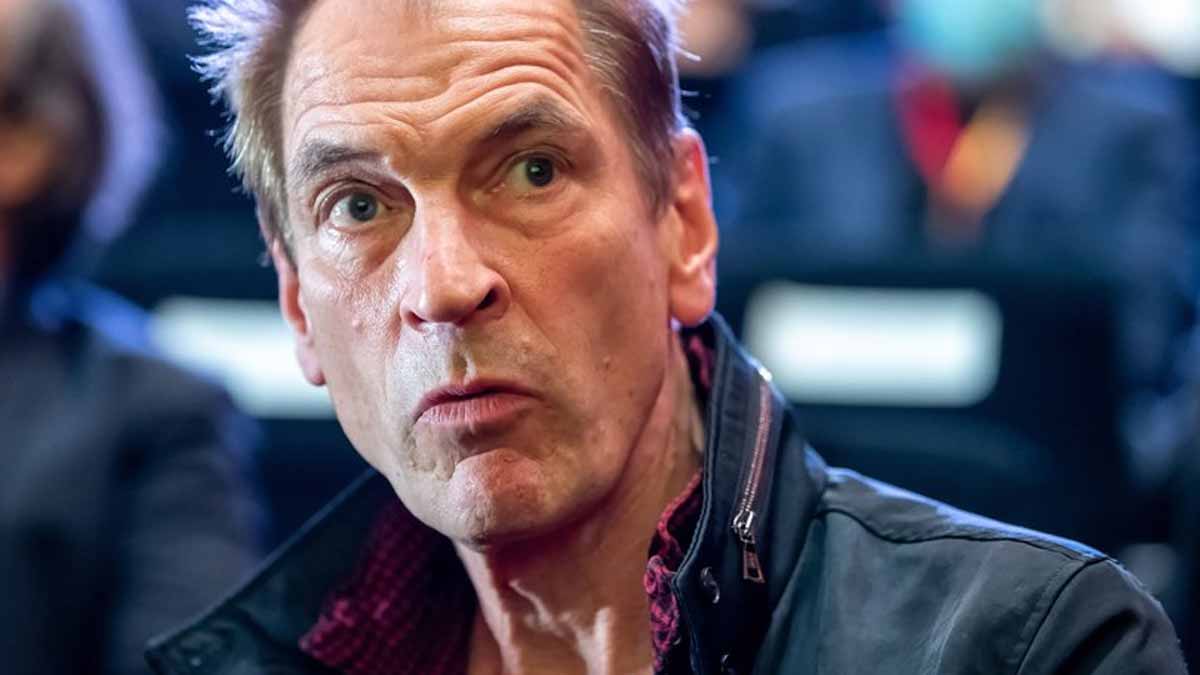 Julian Sands  l’acteur porté disparu depuis plusieurs jours après une randonnée en Californie