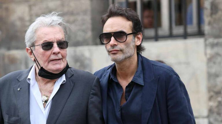 Alain Delon  son fils Anthony Delon partage un tendre et rare cliché en compagnie de son père