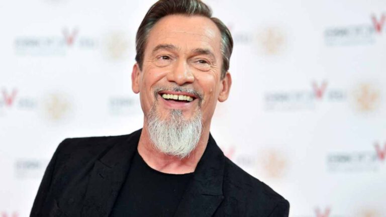 Florent Pagny son fils Inca se met en avant avec des clichés de vacances, les internautes étaient subjugués de la ressemblance entre père et fils