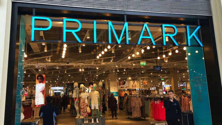 Primark  plus des centaines de messages chocs retrouvés dans les poches des vêtements, ce que l’on sait