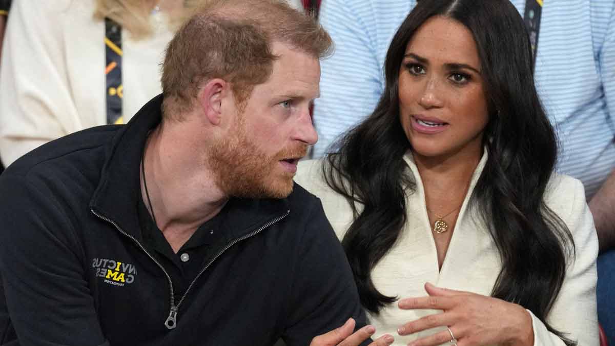 Le Prince Harry et Meghan Markle « virés »et humiliés, la décision radicale de Charles III ne fait pas l’unanimité !