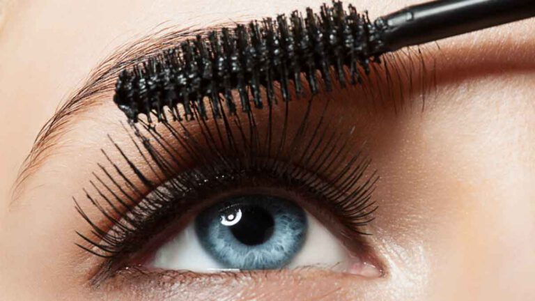 Voici 5 astuces magiques quand le mascara est sec : recyclez-le de cette manière !