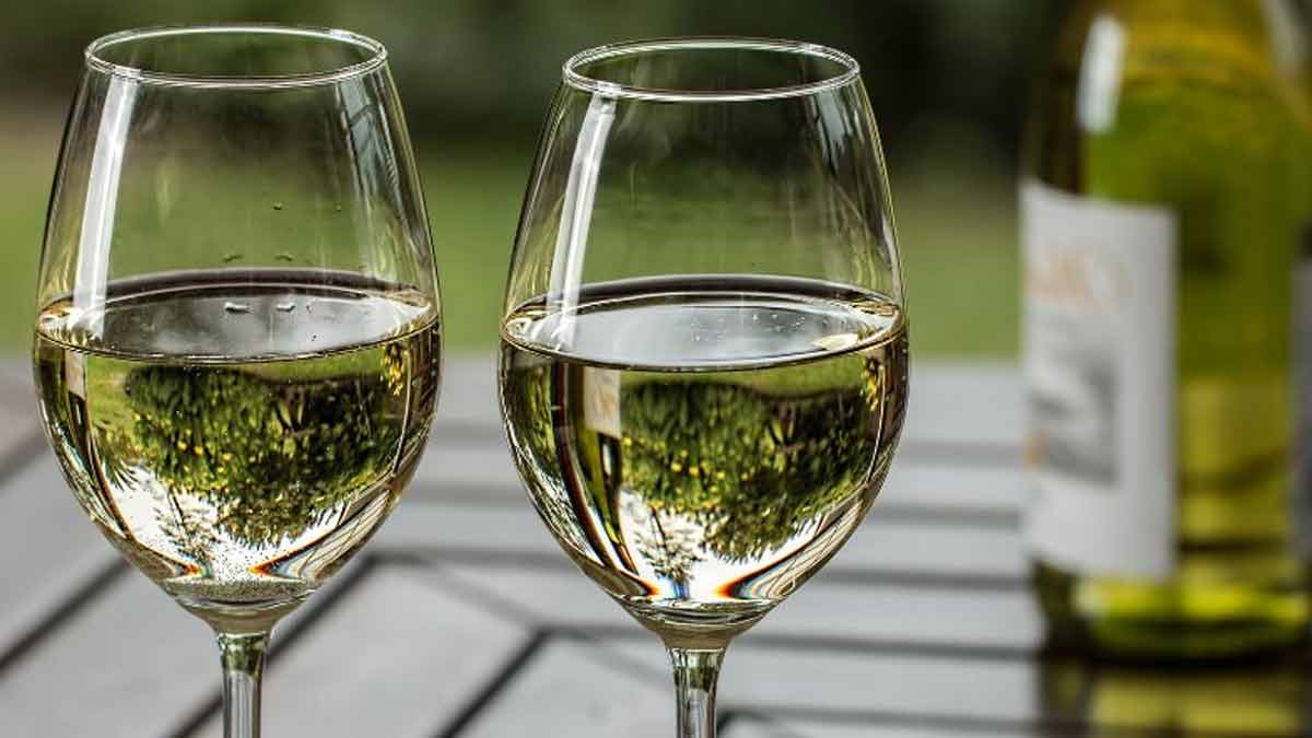 Rappel produits : des lots de vin blanc rappelés dans toute la France, ils contiendraient du détergent