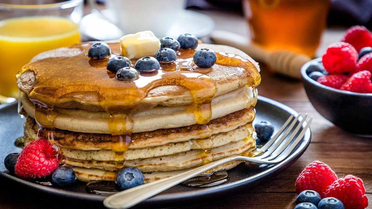 Recette des pancakes Julie Andrieu dévoile son ingrédient secret pour les avoir bien moelleux